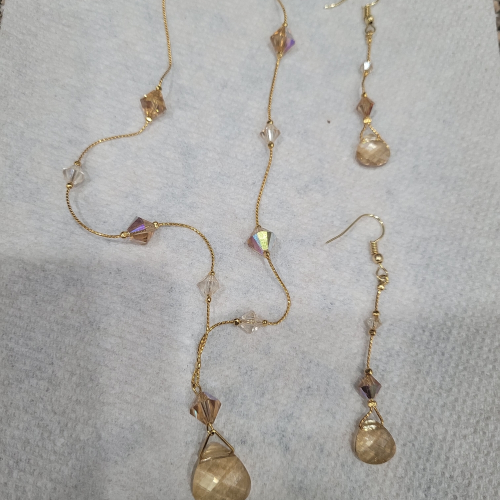 Gold and Topaz colored Crystals Necklace Set